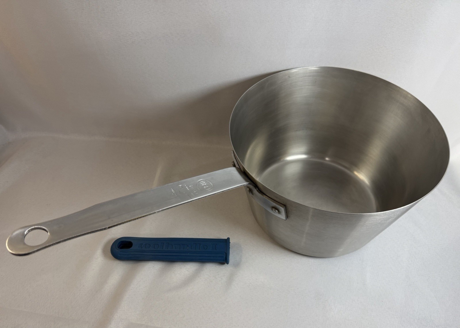 Vollrath Wear-Ever Tapered Aluminum 5.5 Quart Sauce Pan Cool handle 10.5″ EUC