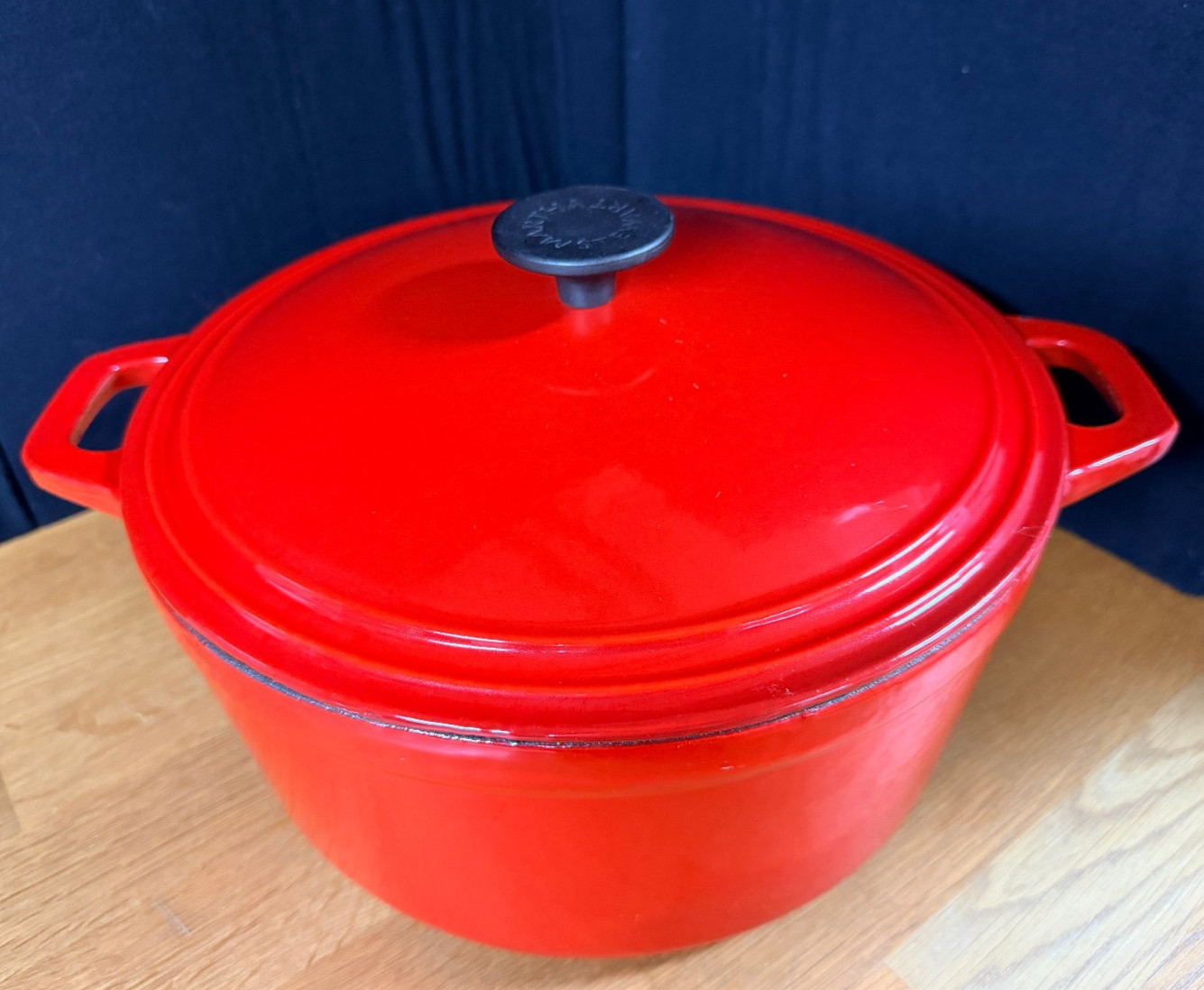 Martha Stewart Collection Dutch Oven Red Enamel Cast Iron Lid Large 8 Quart
