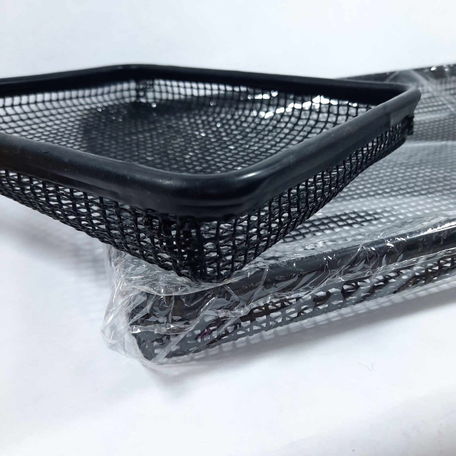 Planit Crisp-Ease Oven Crisper Trays Set of 2 NEW Black Mesh 12×17 and 8.5×10