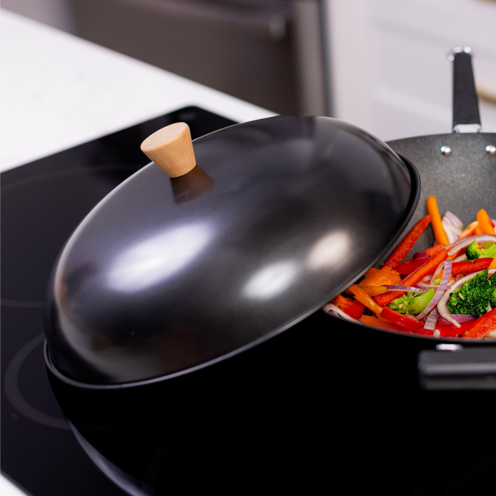 31-0066 13.5-Inch Nonstick Steel Dome Lid for 14-Inch Wok Black
