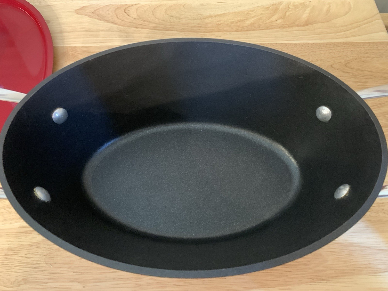 Technique Hard-Anodized Nonstick 3 Qt Oval Pan with Handles and Lid-Red-New