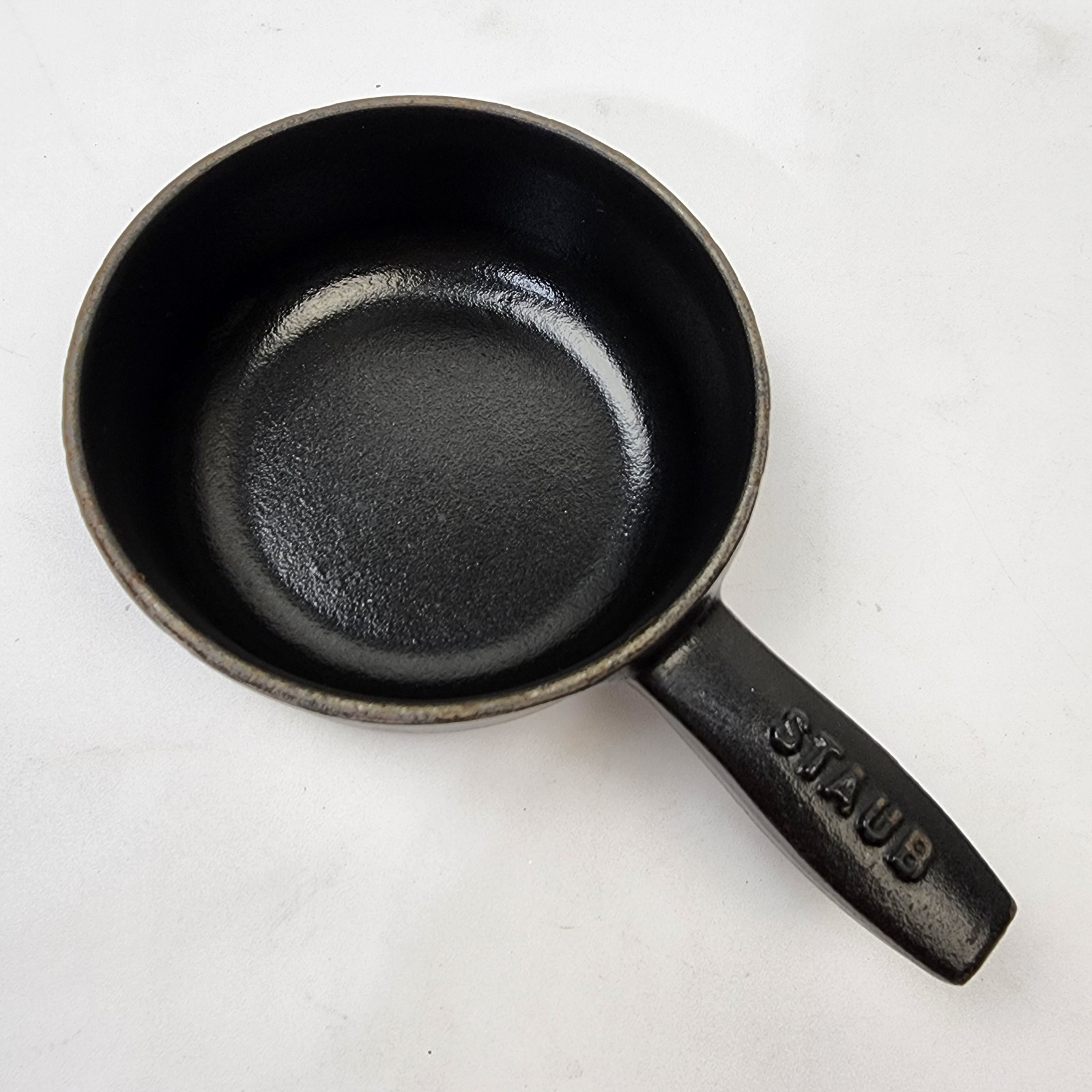 Staub Cast Iron 4.5 x 2″ Mini Round Pan #5 – Matte Back France 10 Teal Bottom