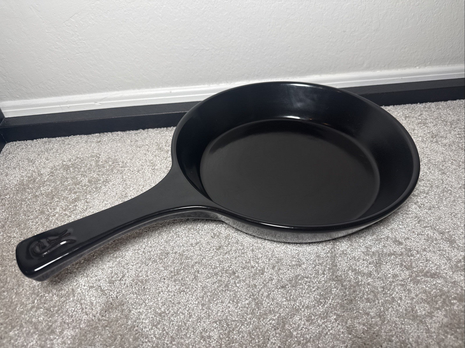 Xtrema 11″ Black Ceramic Skillet Used Good Condition