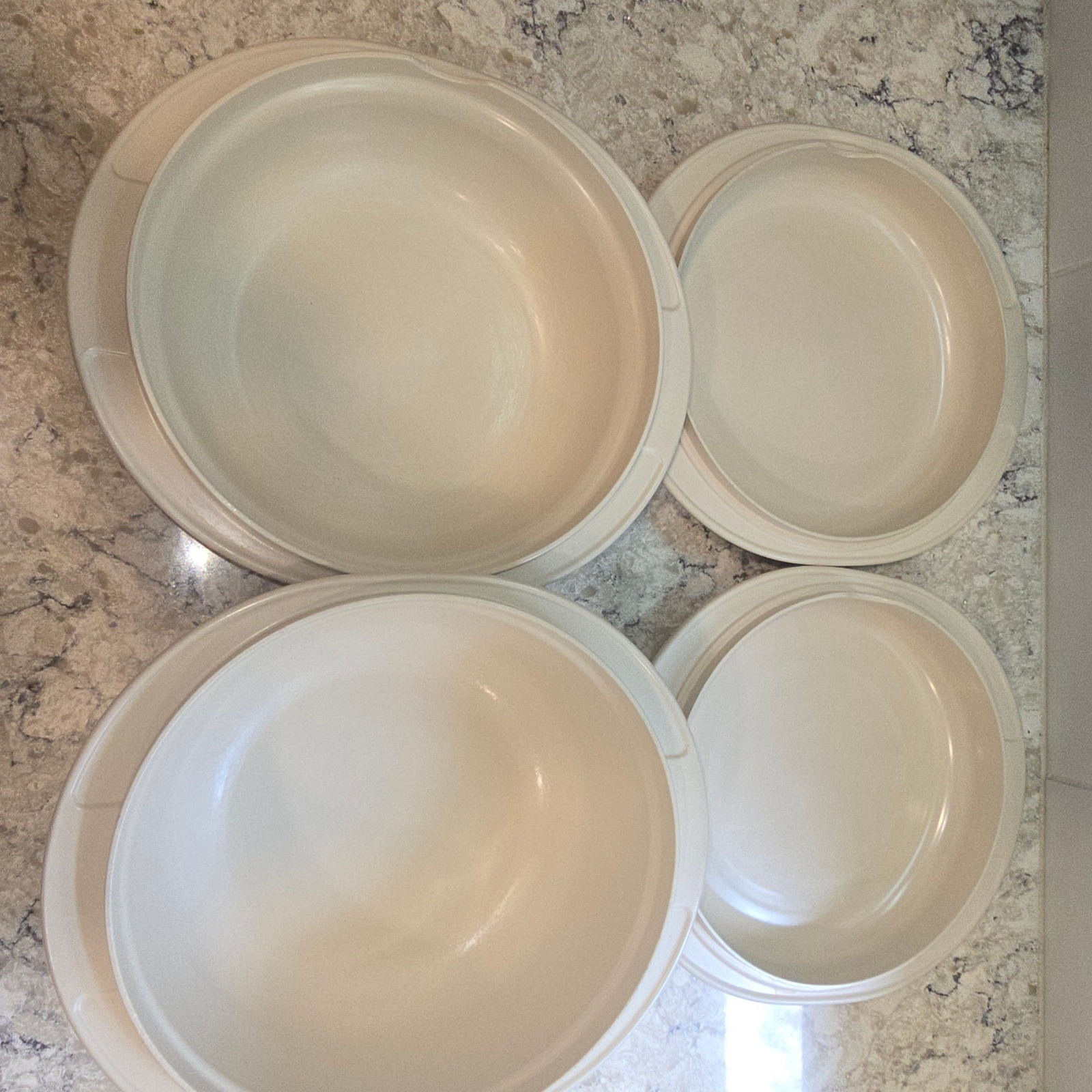Tupperware Ultra 21 Casserole Dish Set 1722 1723 Almond 1Qt 3/4Qt with Lids 4pc