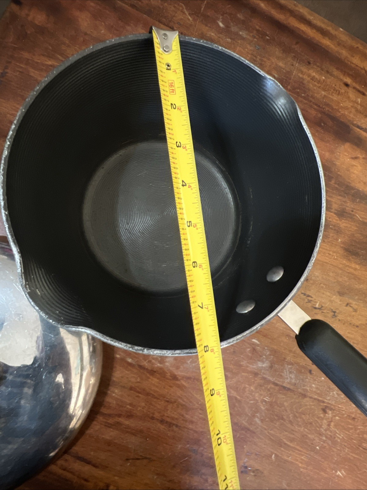 Circulon 2.5 Quart 2.4 L ~ Anodized Non-Stick Sauce Pan w/Lid ~Double Spout~READ