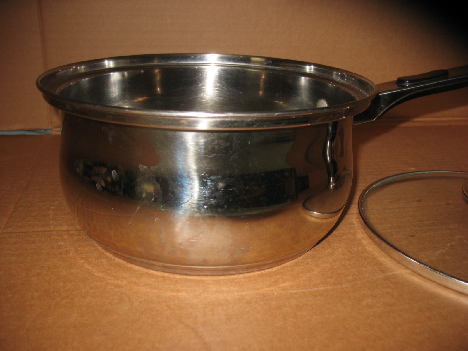 Oneida Immaculate 18/10 Stainless Steel 3 Quart Saucepan With Lid