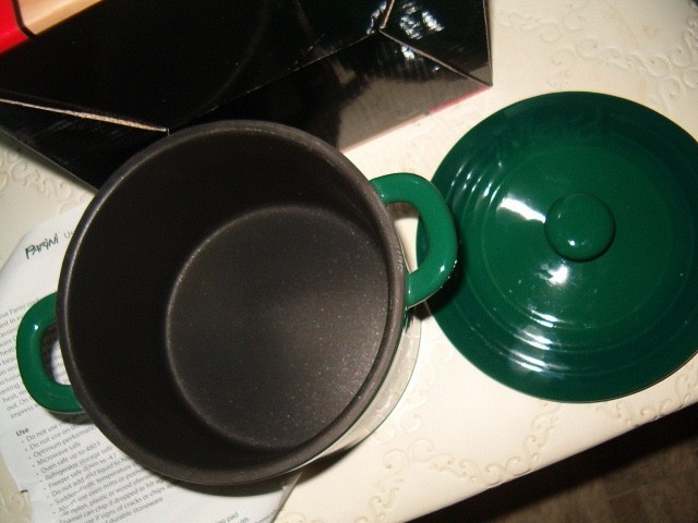 Parini 1.5 qt. Stoneware Casserole Dish w Lid Oven Bake-ware Green With Box