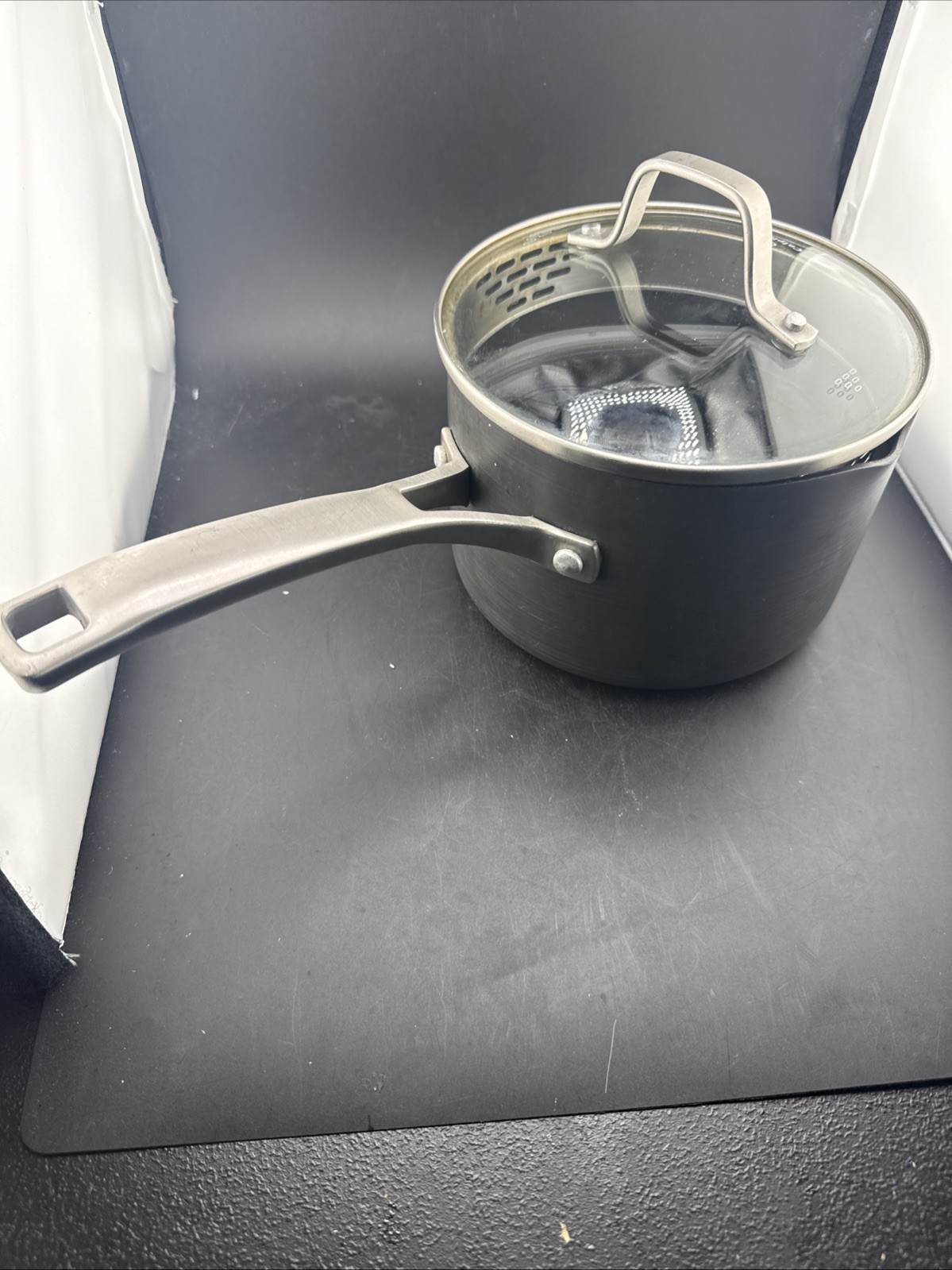 Calphalon Classic 2.5 Qt Hard Anodized Saucepan Gray 87025 Nonstick With Lid