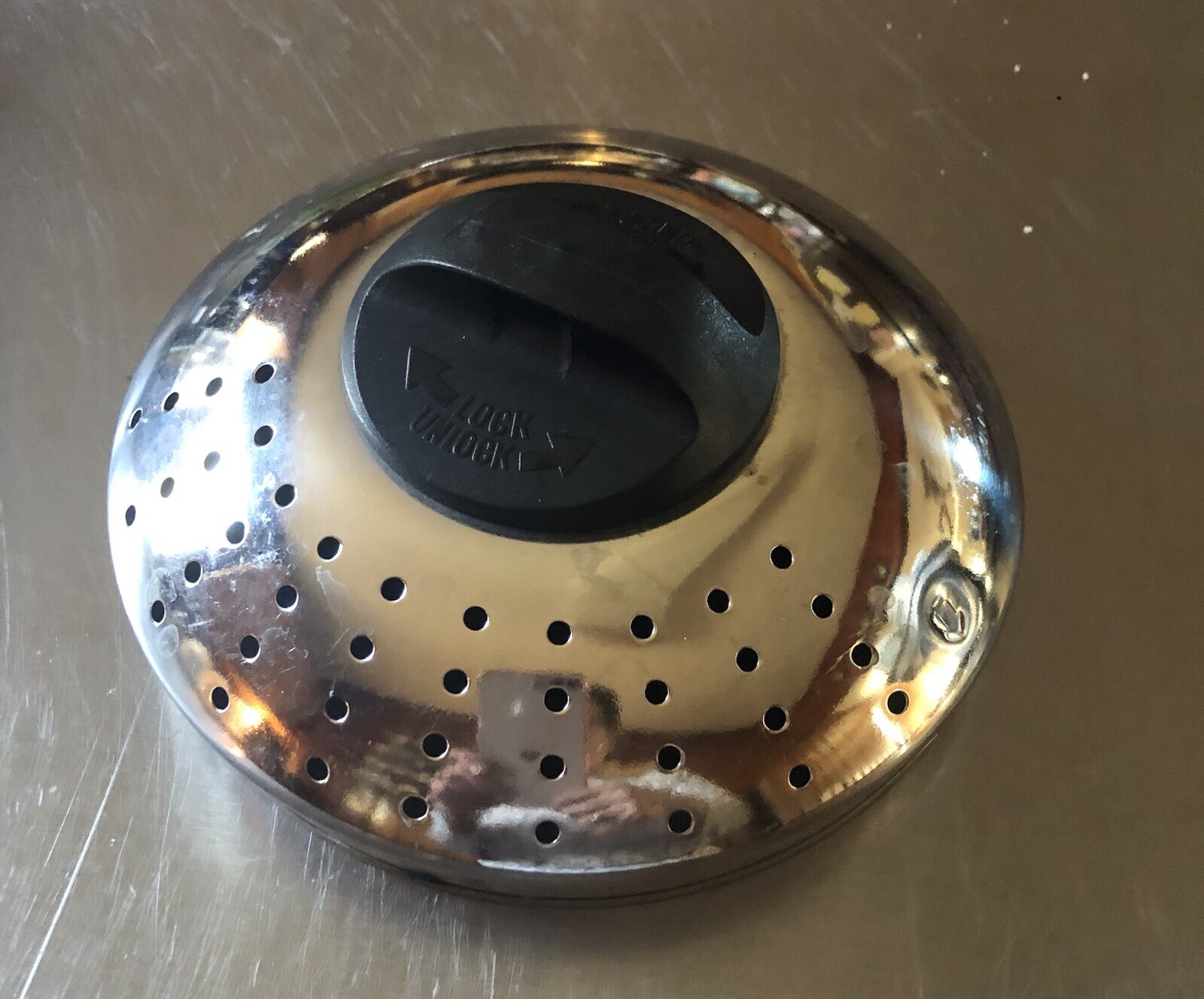 6 In Strainer Lid With Distinct Side Mark For Secure Fit