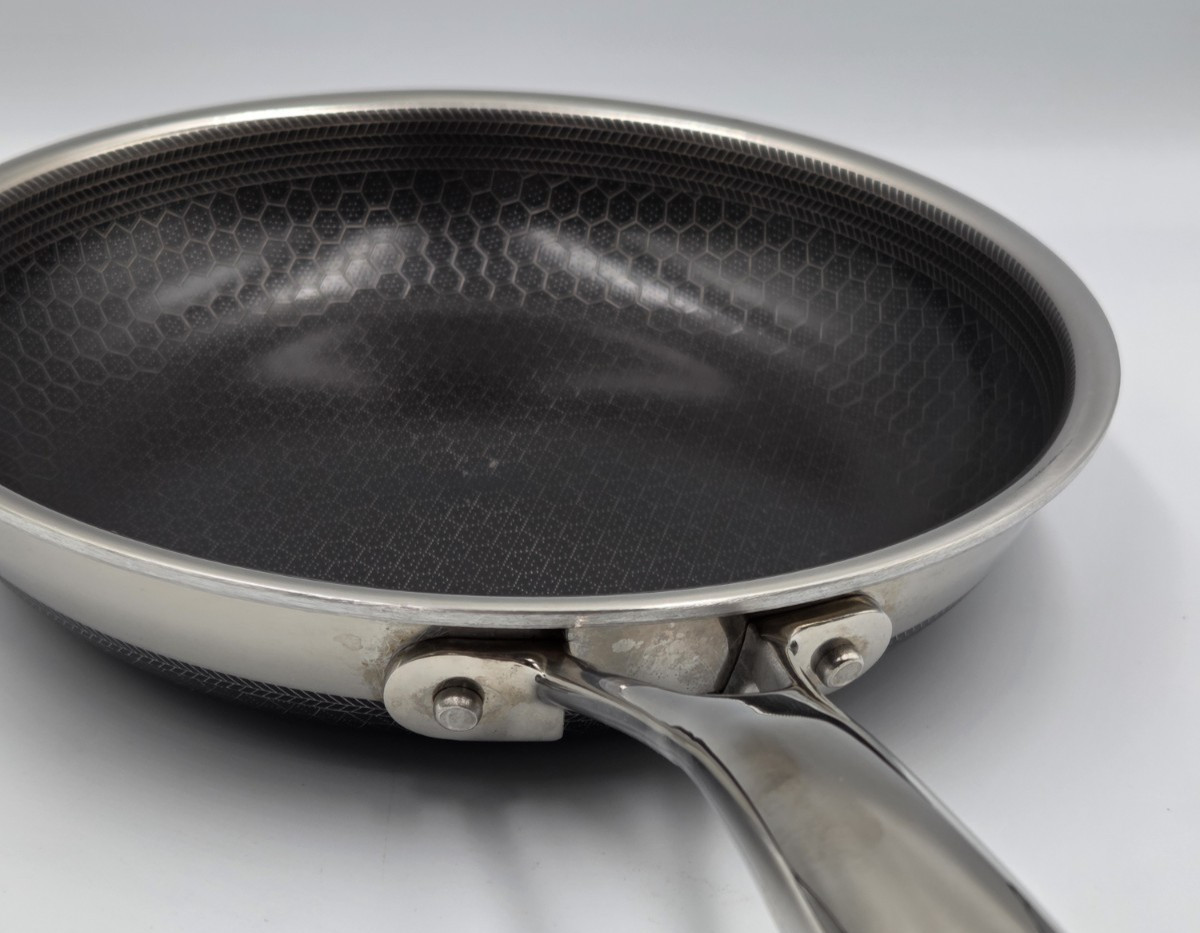 HexClad 8″ FRYING PAN with LID 8-Inch 8 Hybrid Non-Stick – Used Good Condition