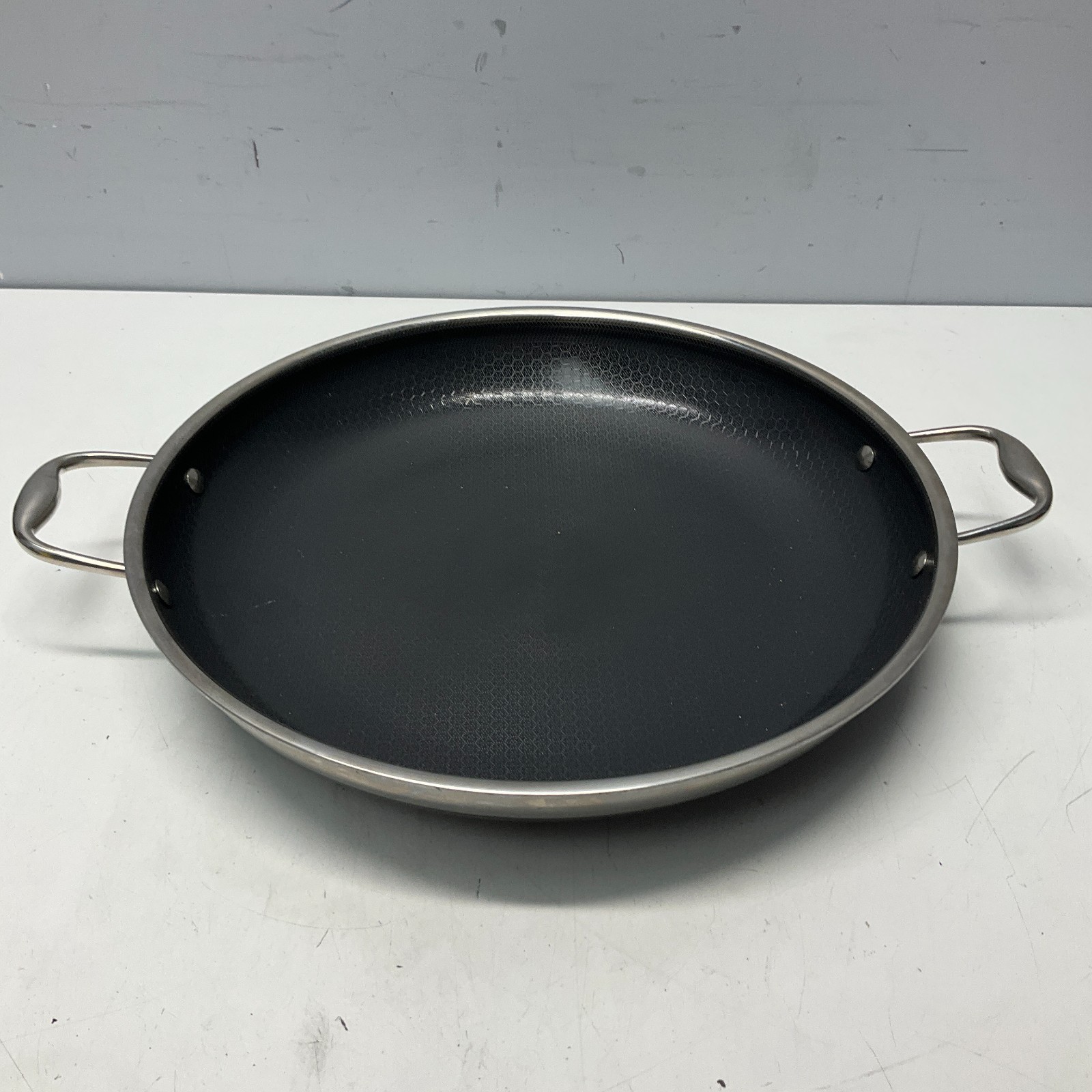 HexClad Hybrid Nonstick 14″ Frying Pan – No Lid – Used!!