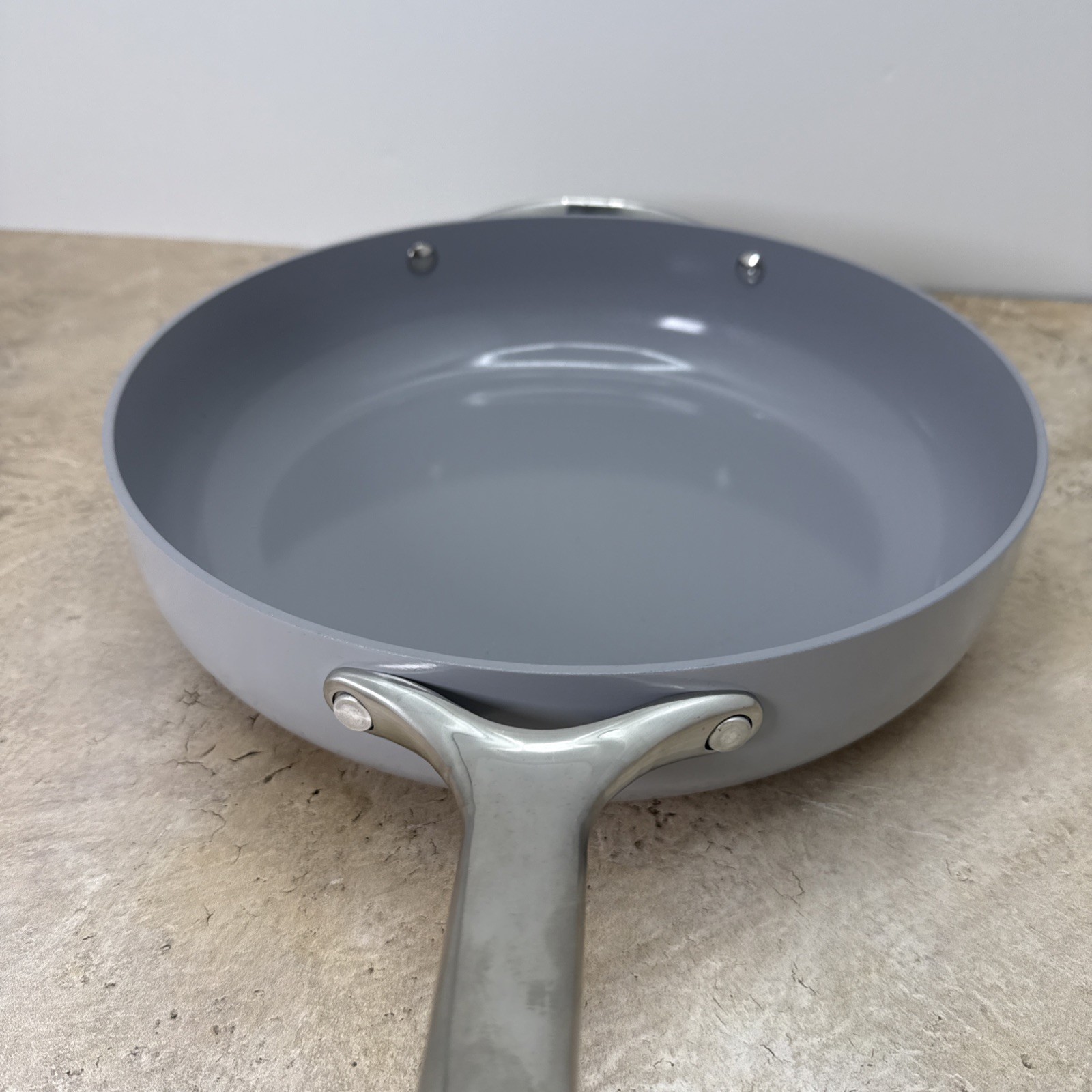 Caraway Home Non-Stick Ceramic-Coated 4.5 qt Saute Pan W/Lid (Gray)
