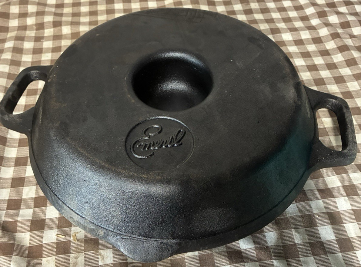 EMERIL VERTICAL POULTRY ROASTER CAST IRON