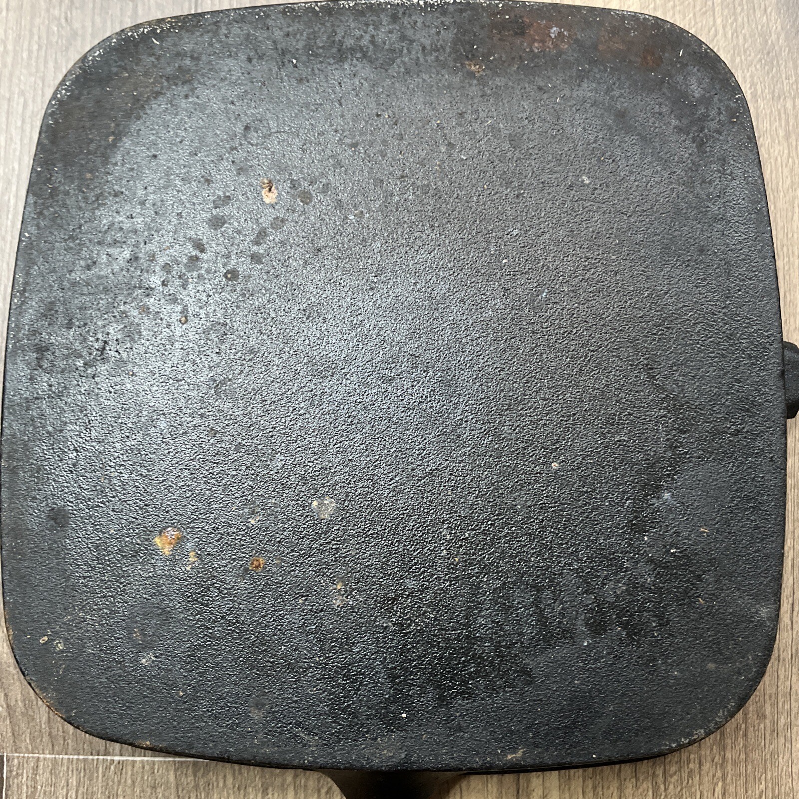 Cast Iron Griddle Fry Pan 9.25″ Grill Ribbed Square Black Pour Spout Unbranded