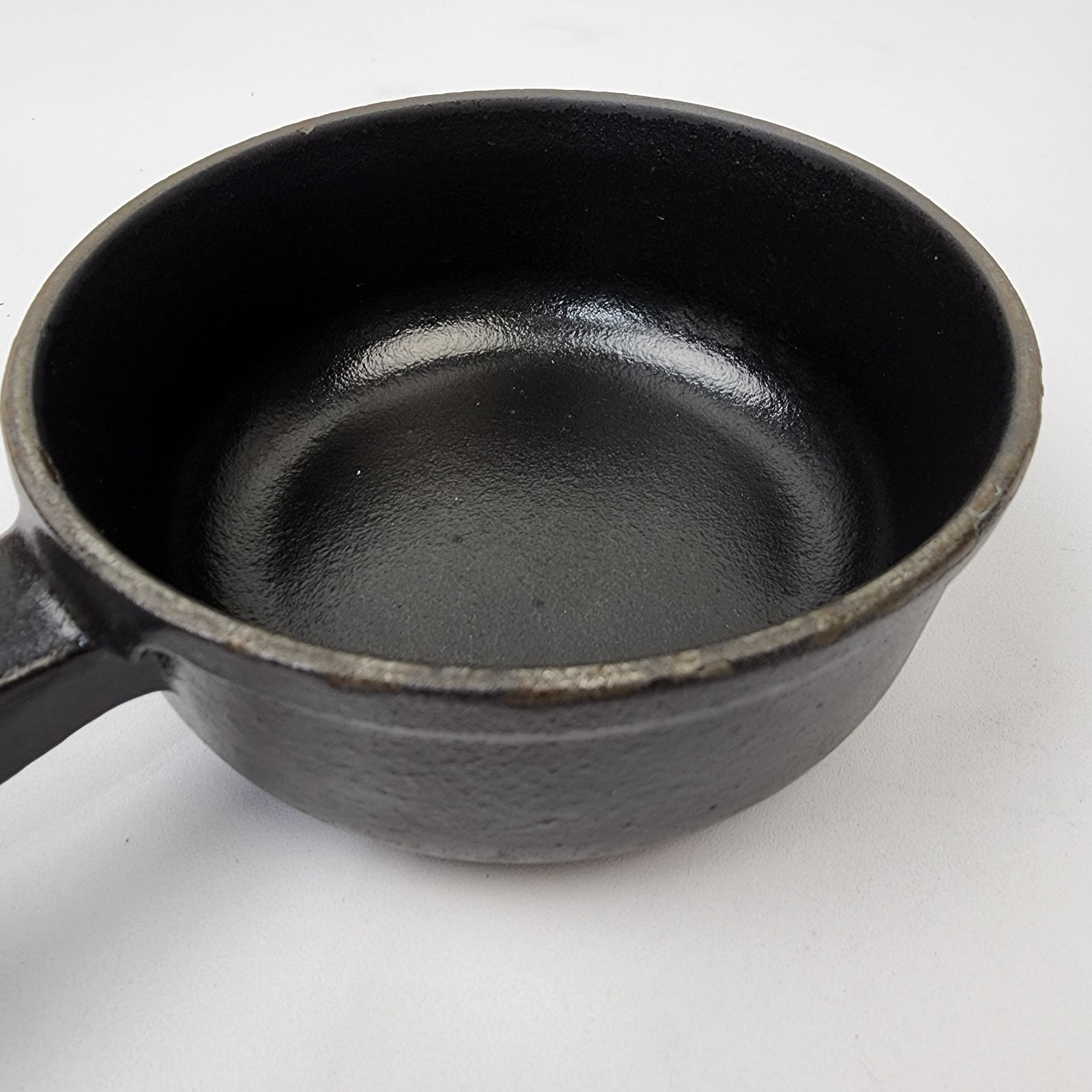 Staub Cast Iron 4.5 x 2″ Mini Round Pan #5 – Matte Back France 10 Teal Bottom