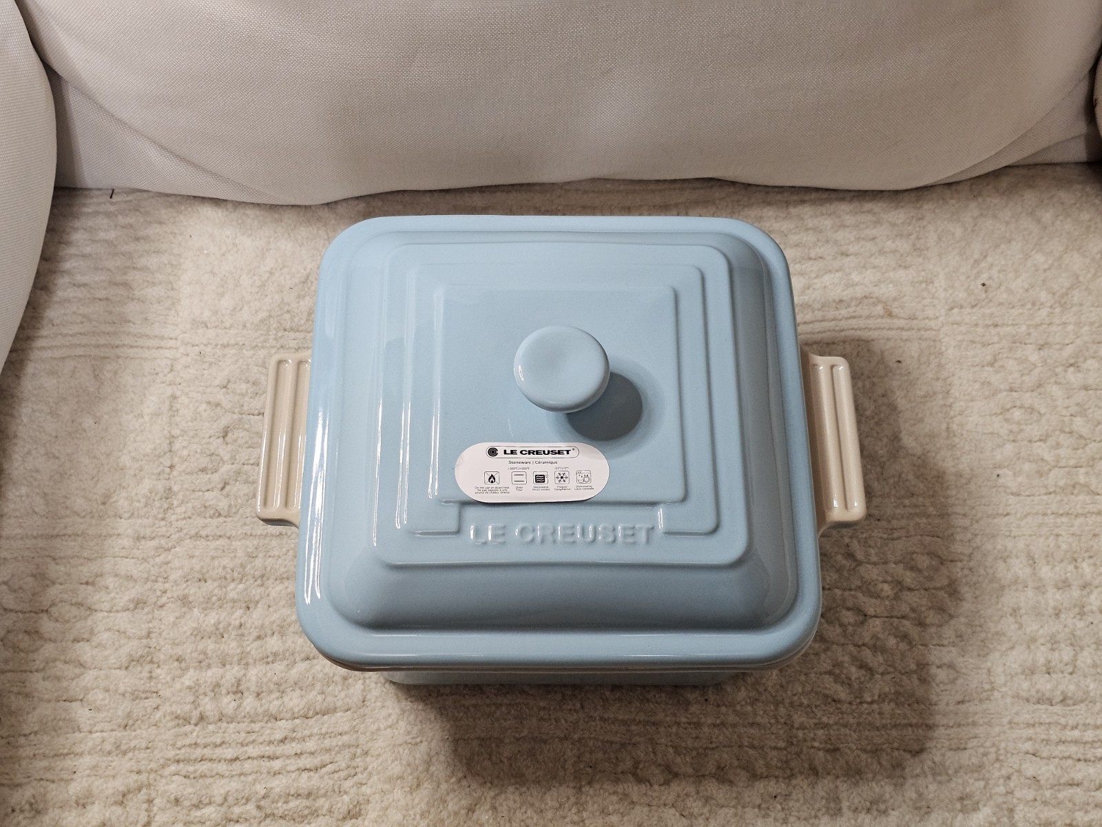 Le Creuset Stoneware 3-Quart Square Casserole with Lid, Light/Sky Blue
