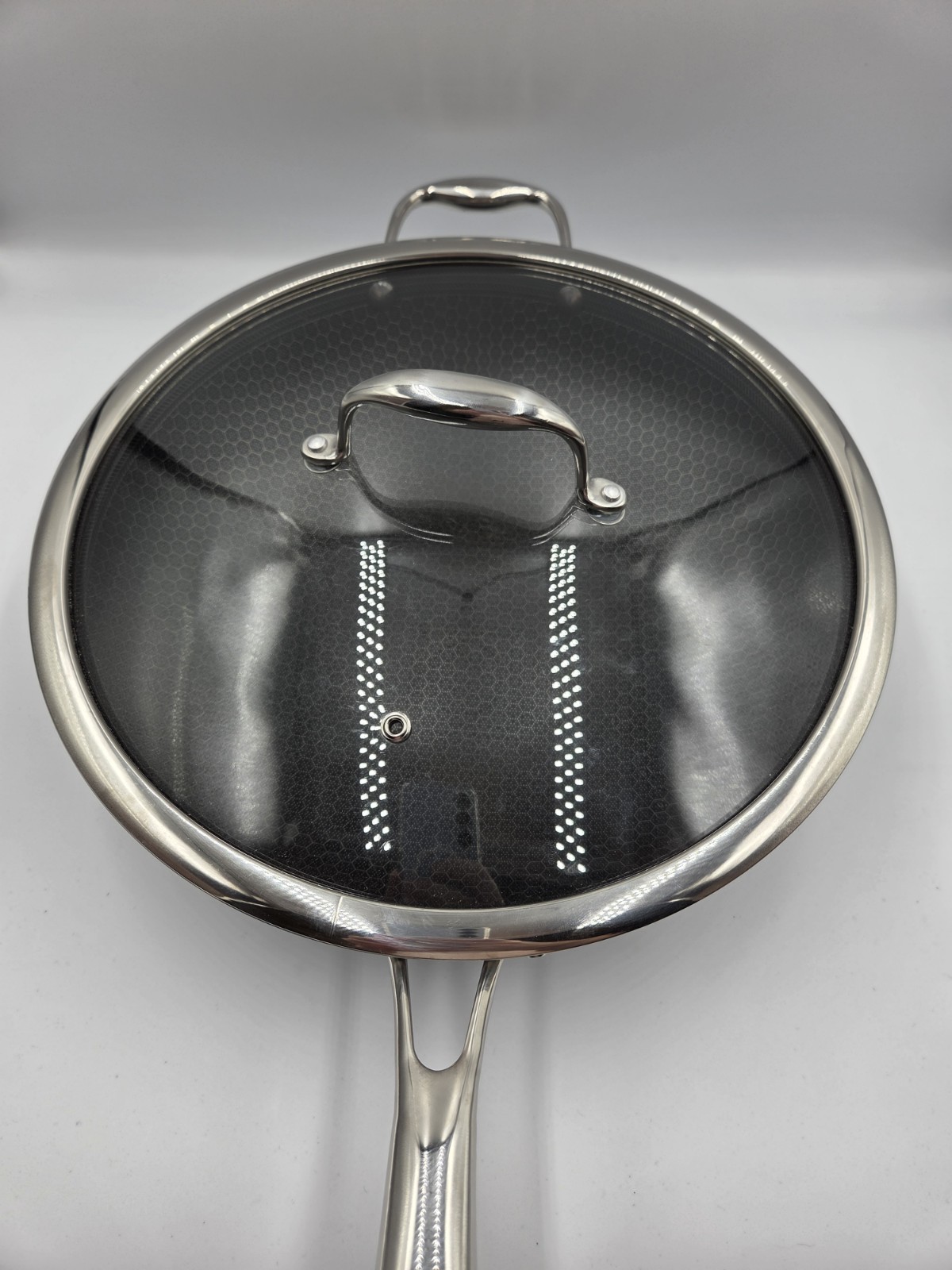 HexClad 12″ WOK with LID 12-Inch Hybrid Nonstick Pan – Used Good Condition