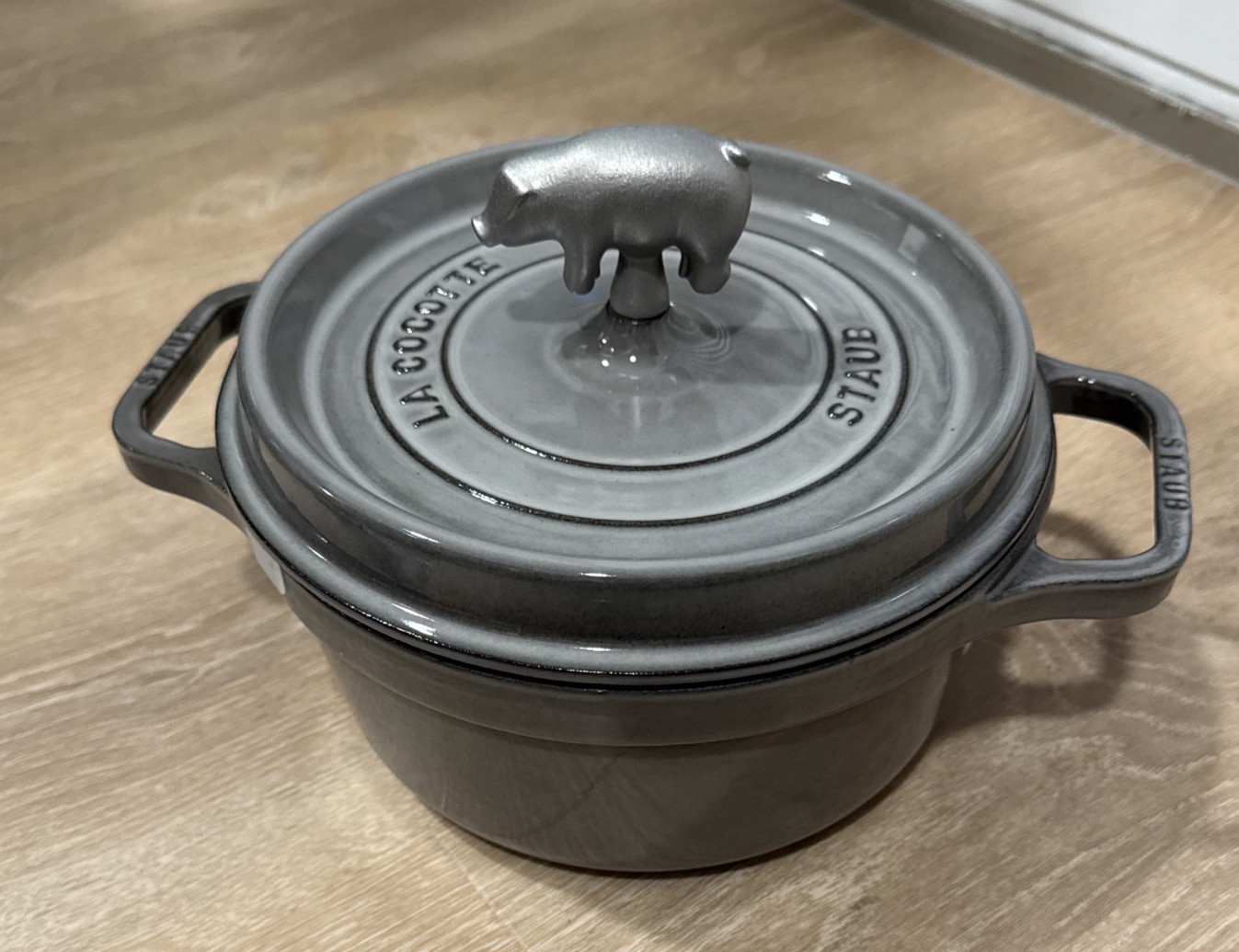 Staub Cast Iron Enamel Round Dutch Oven 2.75 qt Silver with Lid Double Handle