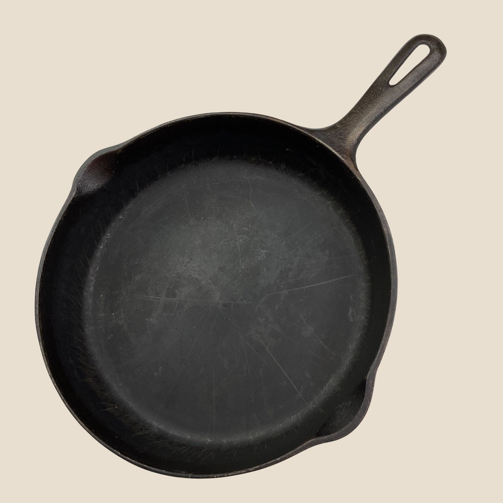Vintage Unbranded 8 Inch Cast Iron Skillet Frying Pan with Dual Pour Spouts