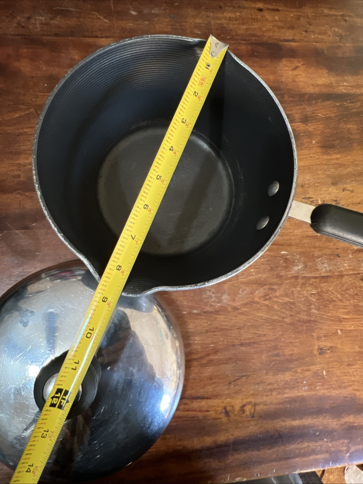 Circulon 2.5 Quart 2.4 L ~ Anodized Non-Stick Sauce Pan w/Lid ~Double Spout~READ