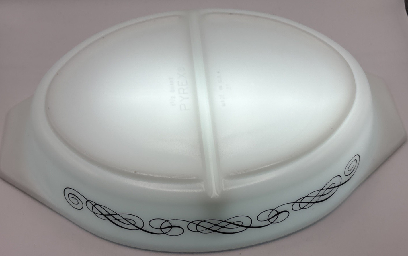 VTG Pyrex Black Scroll 1960s Promotional Pattern Divided Dish 1 1/2 QT, NO LID