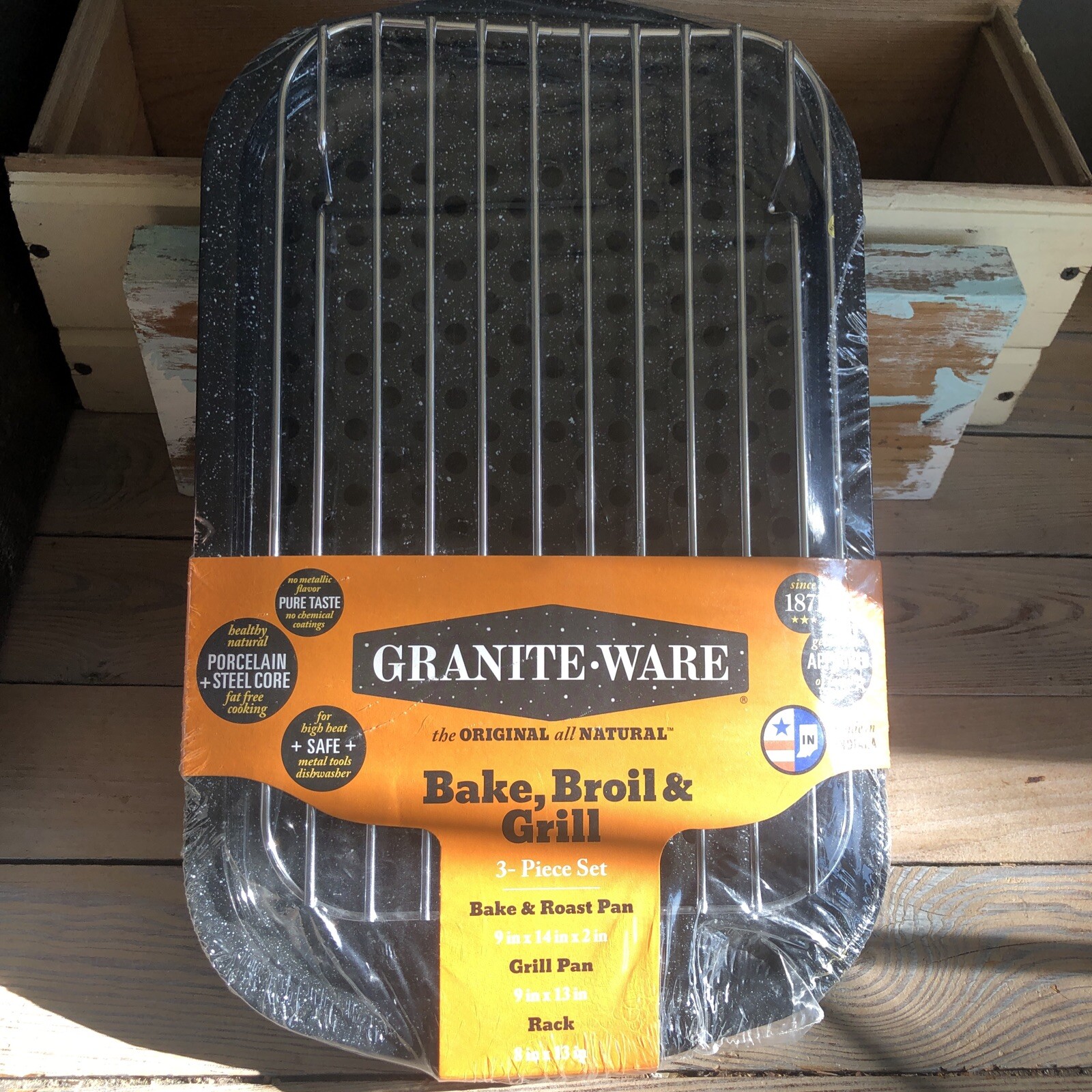 Granite Ware 3 piece multiuse set. Enameled steel bake, broiler pan, and grill.