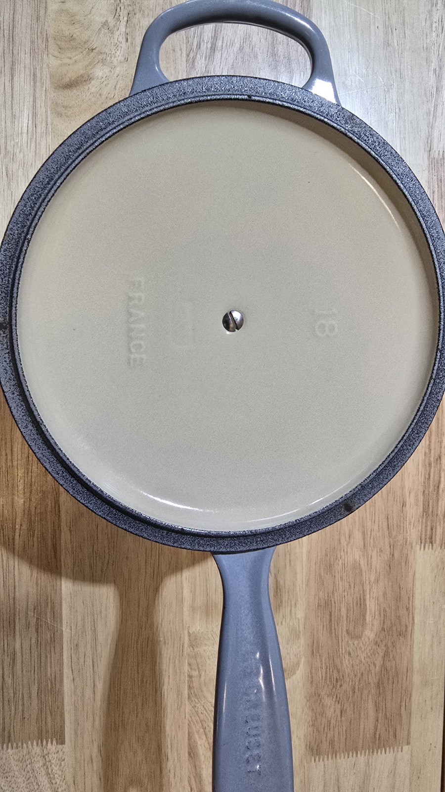 Le Creuset Signature Enameled Cast Iron Saucepan 2 1/4 Qt. Oyster #18
