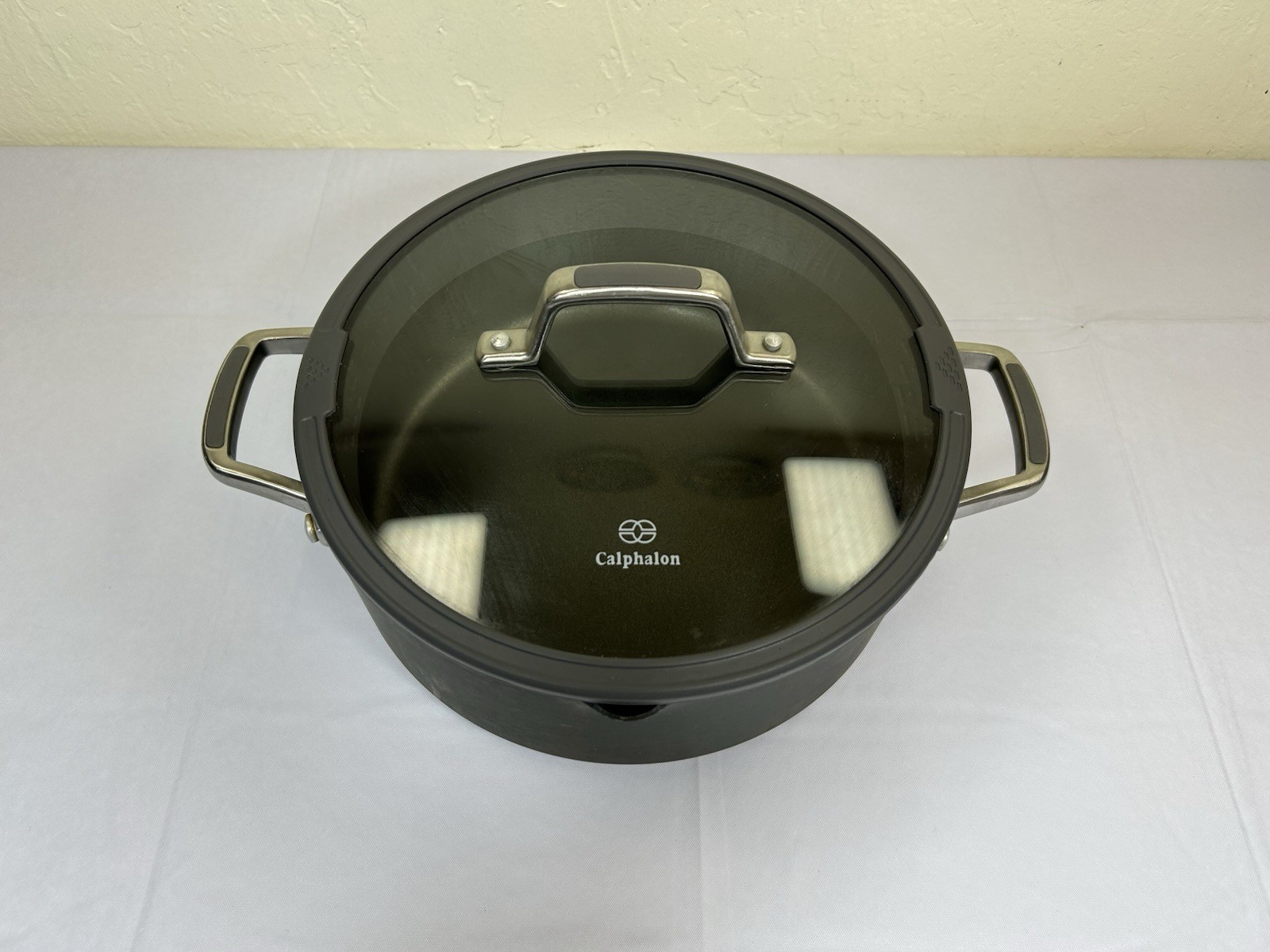 Calphalon Classic 5-Qt. Dutch Oven with Lid Cover 8785 Handles Nonstick Gray