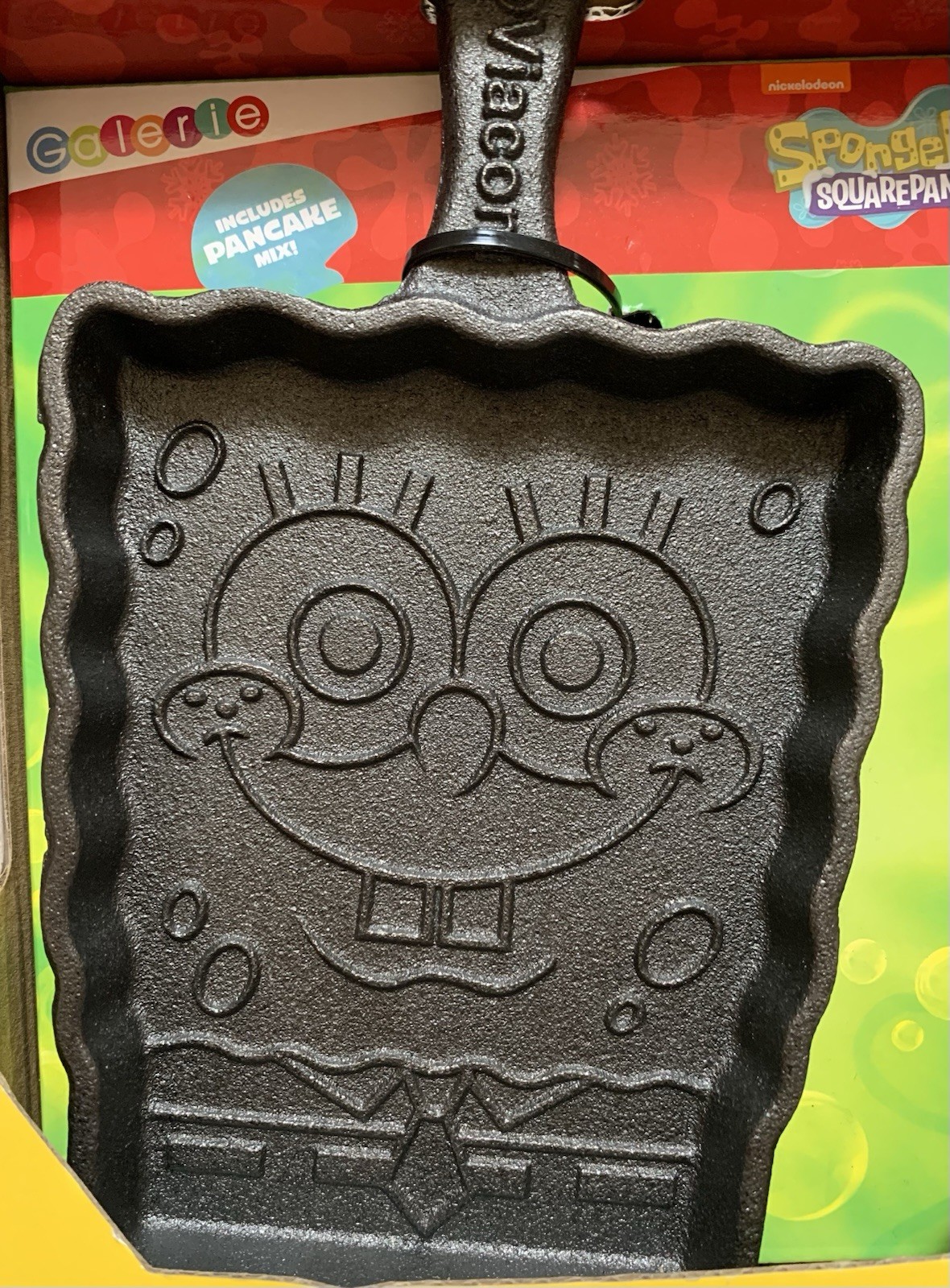 NEW SpongeBob SquarePants Cast Iron Metal Pancake Skillet/Batter Mix Gift Set