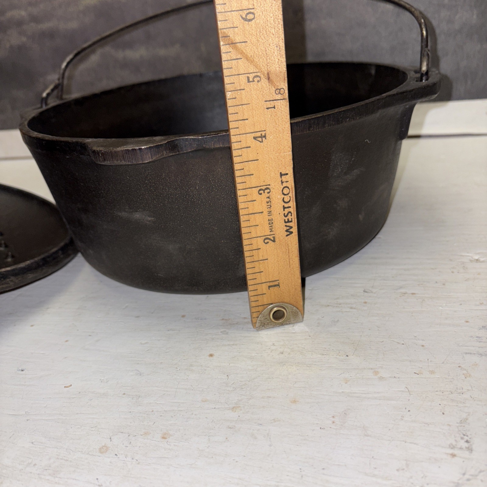 LODGE 10 1/4 #8 DO USA D3 Cast Iron Dutch Oven self basting lid 5 quart