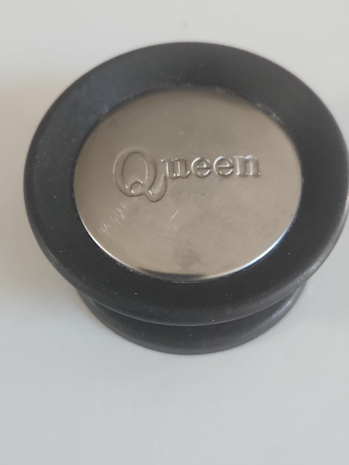 Amway Queen 2 1/4 inch diameter replacement handle / knob