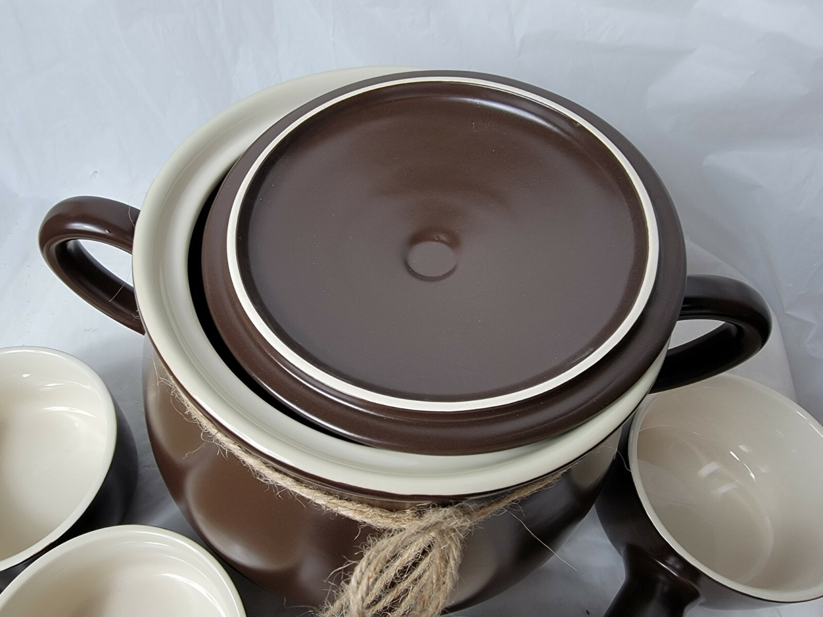 PARINI Brown & Cream Ceramic 5-Quart Chili Pot With Lid Oven Safe W/ 4 Bowls