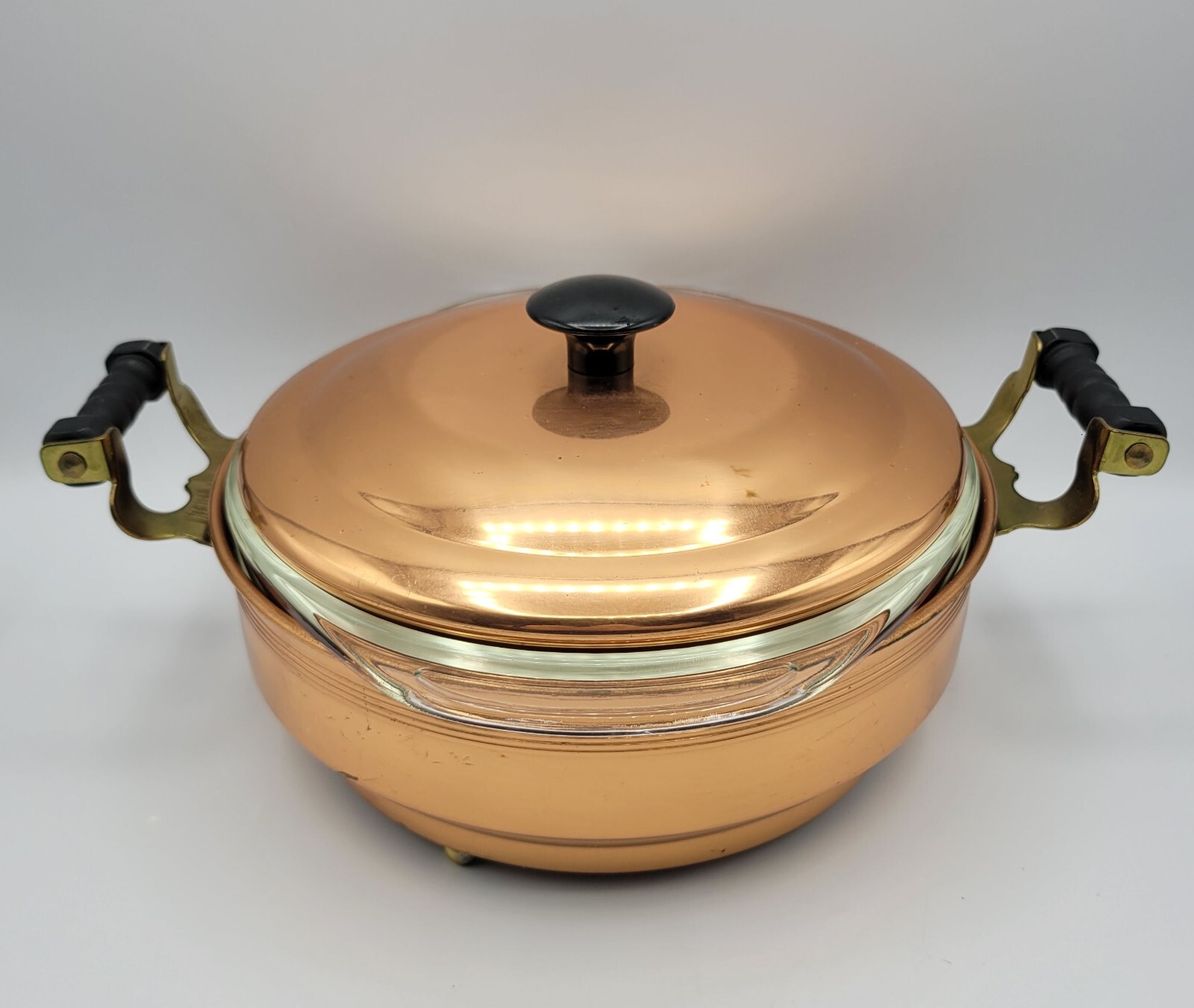 Vintage Pyrex 1.5 Casserole Dish in a Coppercraft Guild Carrier with Handles