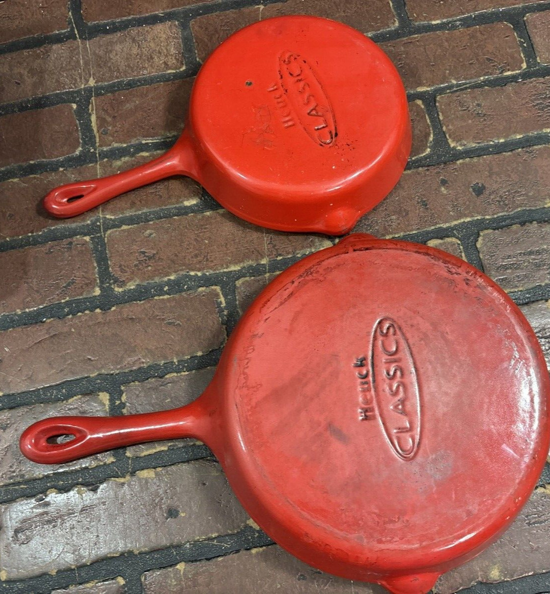 Heuck Classics 2 Pc Red Cast Iron Enamel Pour Spouts Skillets 8in & 10in