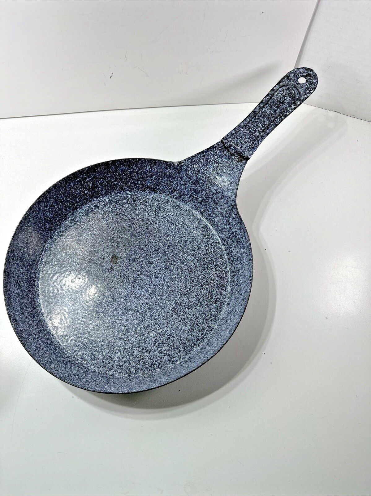 VINTAGE “QUICK MEAL 5″ GRANITEWARE 10.25” FRYING PAN LT. BLUE & BLACK