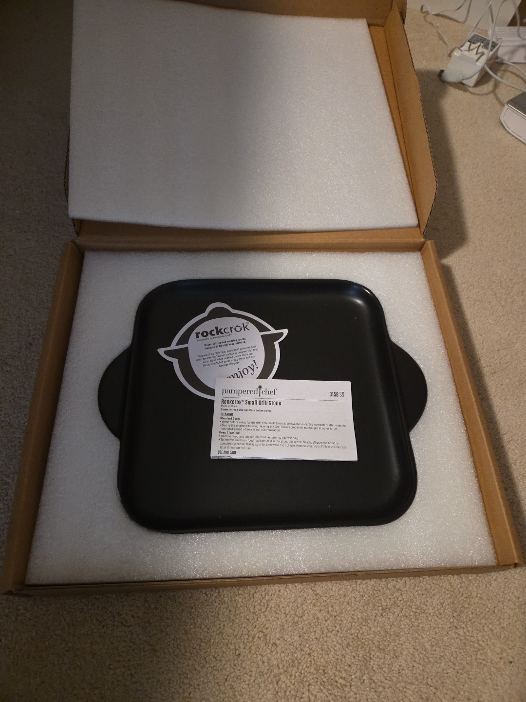 NEW In Box- Rockcrok Pampered Chef 9-inch Square Small Grill Stone #3158