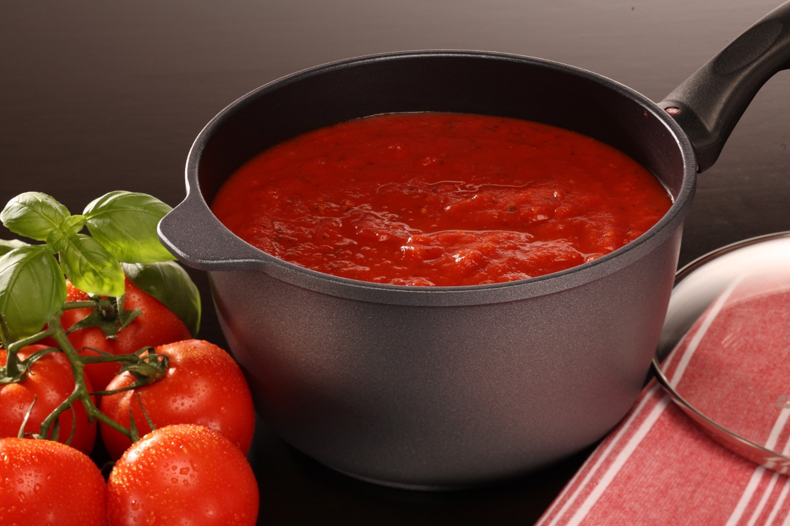 XD Induction Nonstick Sauce Pan – 8″ (20 cm), 3.2 QT (3 L) – Open Box