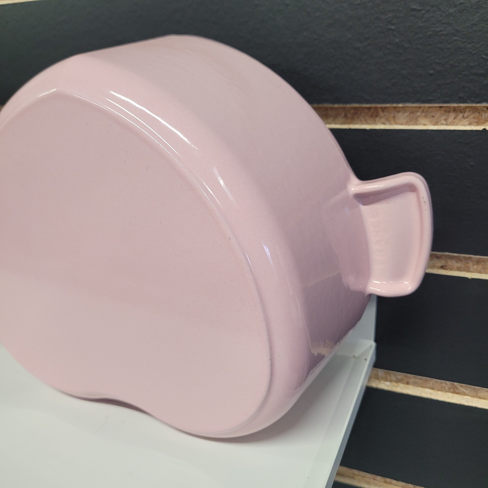 Le Creuset Cocotte D’amour Dish SHELL PINK 1L Heart shaped Cast Iron