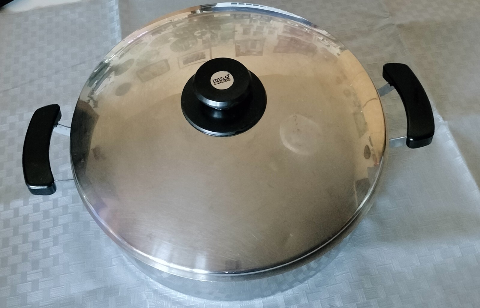 IMCO Pot, Pan, Casserole with Lid, Size Large