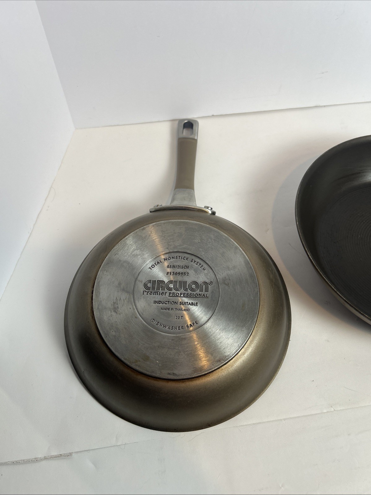 Circulon Premier Professional 8.5” & 10″ Frying Pan Set (10 Needs Cleaning)