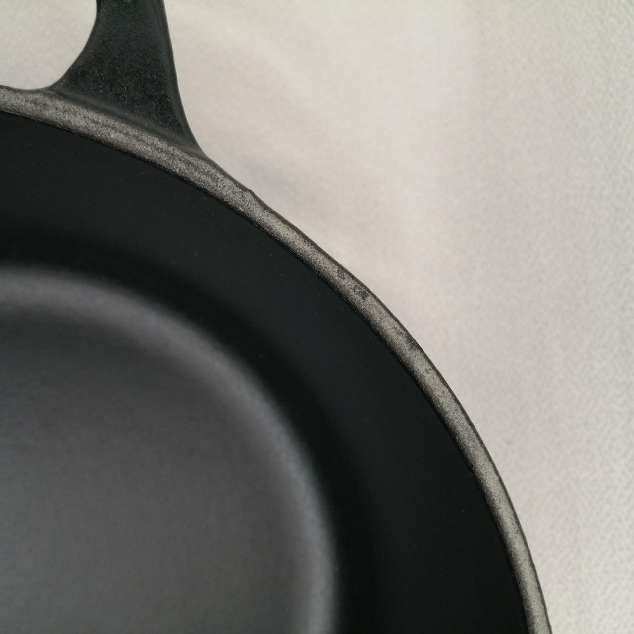 Le Creuset 18cm 7.1″ Signature Round Dutch Oven Matt Black Cast Iron Mint France