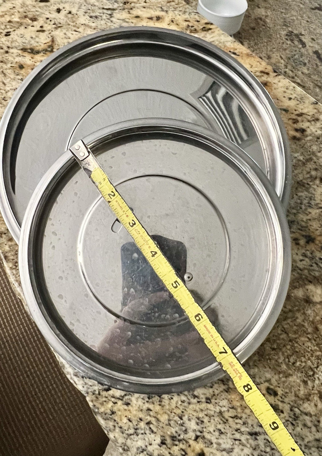 Set. 2 Stainless Steel. Lids. Air Adjustable. 7.5 & 9.5 Inches.