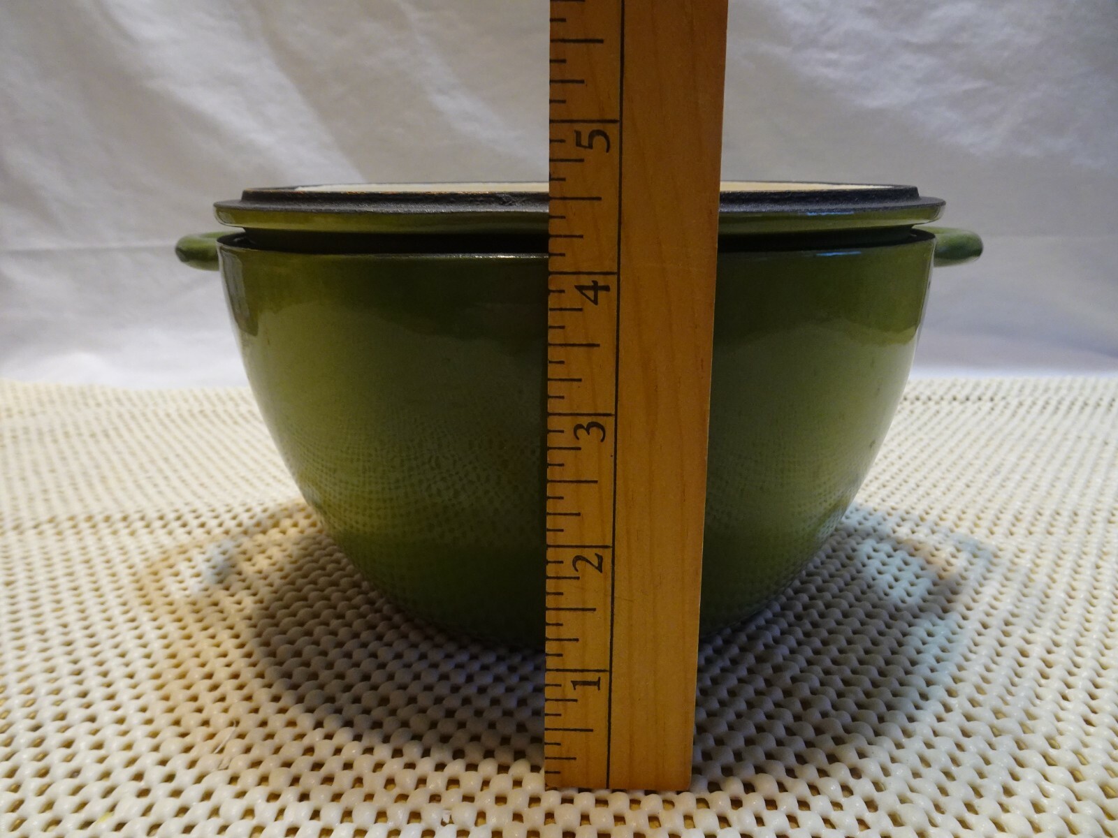 TECHNIQUE Green Bell Pepper Enameled Cast Iron Dutch Oven Pot Casserole Dish EUC