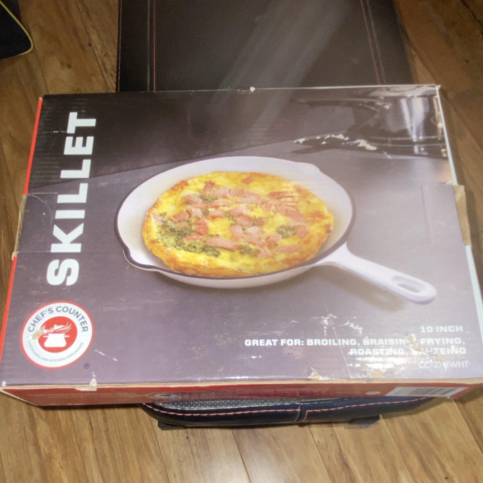 Chef’s Counter 10″ White Cast Iron Enamel Skillet CC-273WHT Frying Pan