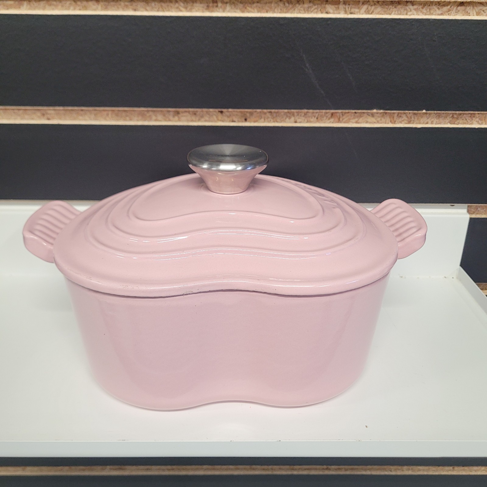 Le Creuset Cocotte D’amour Dish SHELL PINK 1L Heart shaped Cast Iron