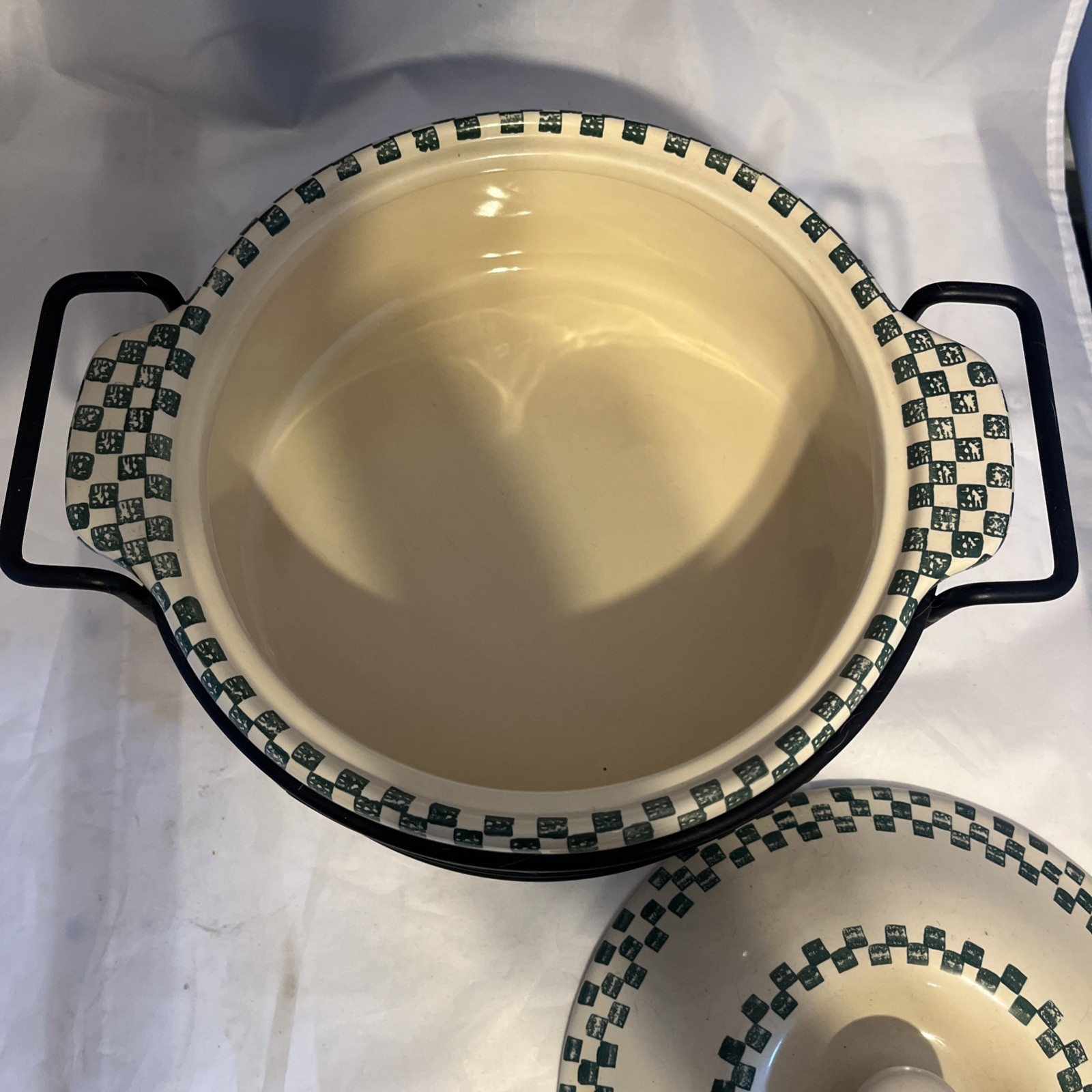Casserole Dish Cream Painted Apple Design & Green Checkered Metal Black Holder