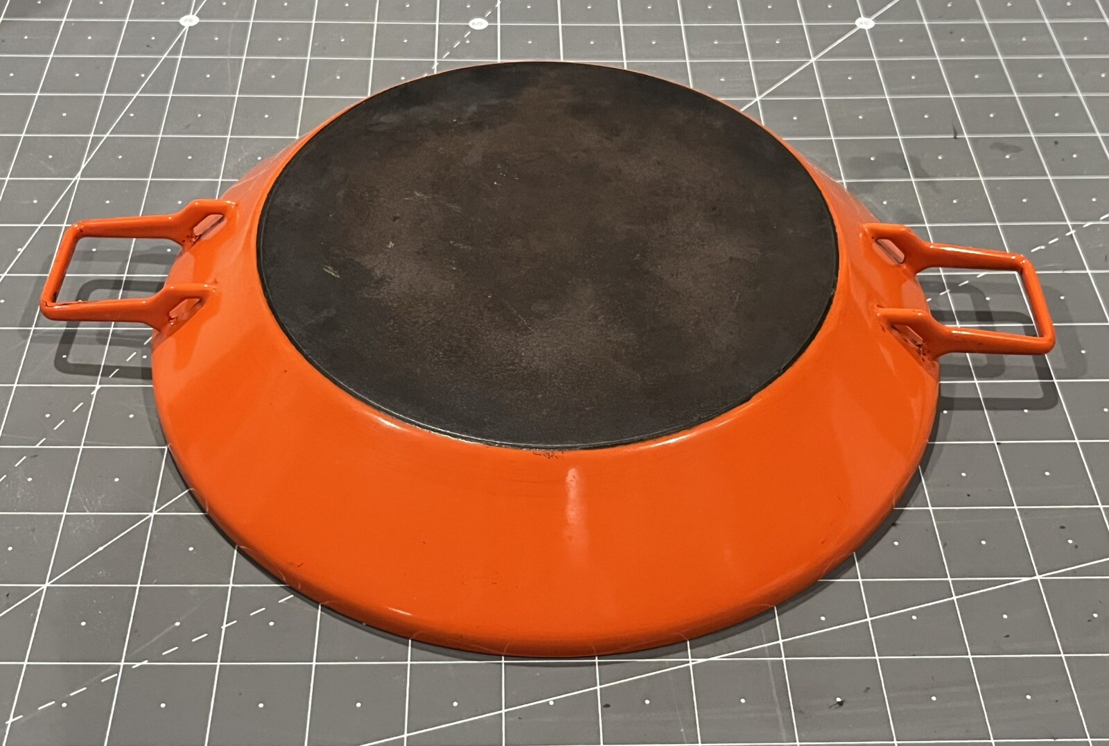 Round Enamel Paella Baking Pan Dish 9.75″ (~25cm) Diameter, 1.75” (~4.5cm) Deep