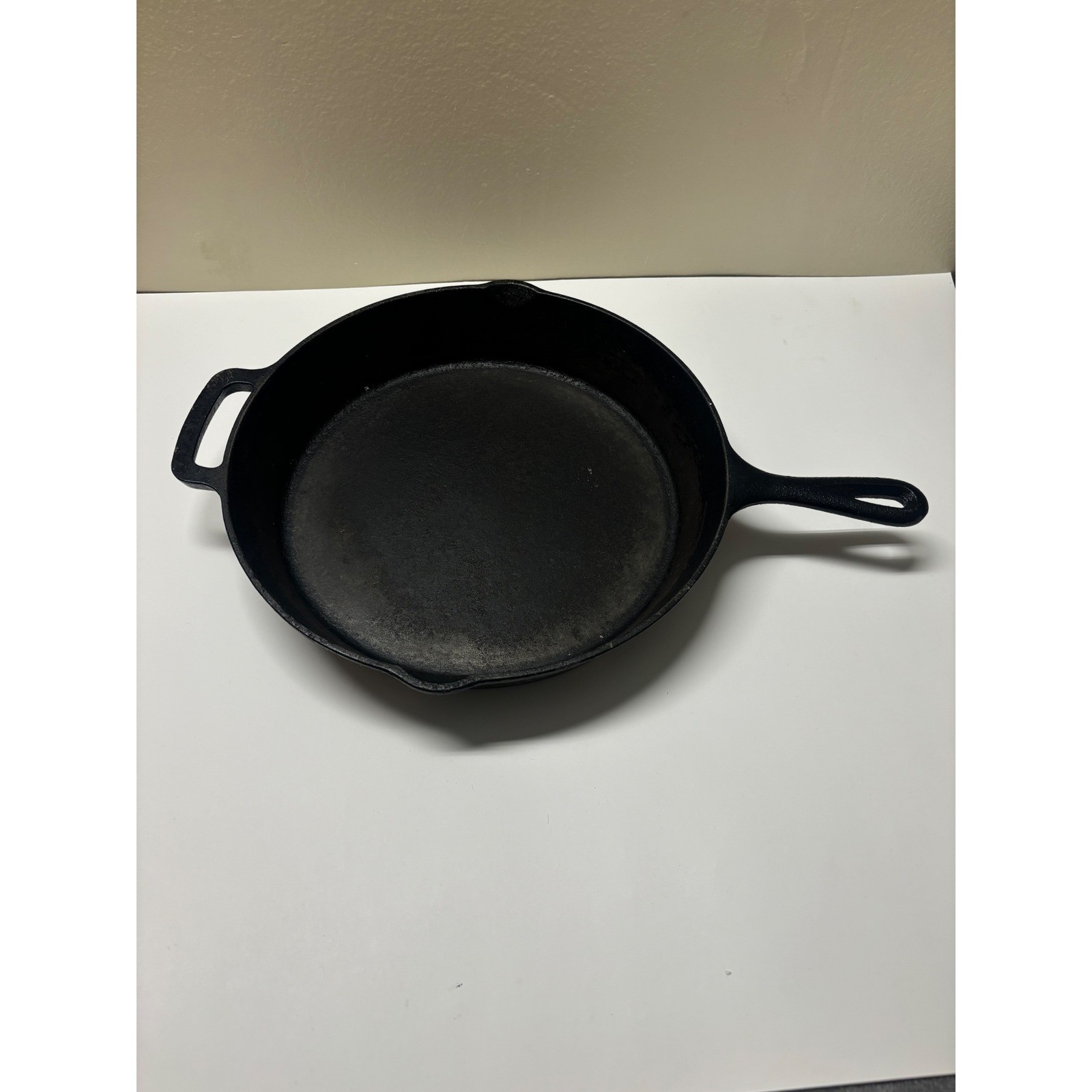 Mainstays Cast Iron Skillet Heavy Duty 7 lb Frying Pan w/ Helper Handle