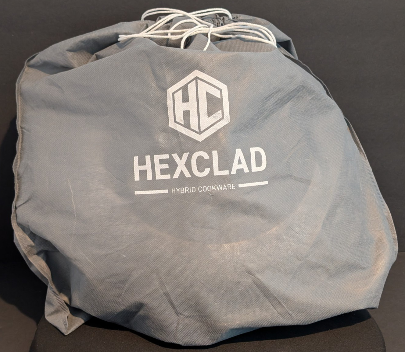 HexClad Hybrid Nonstick 14″ Wok With Tempered Glass Lid