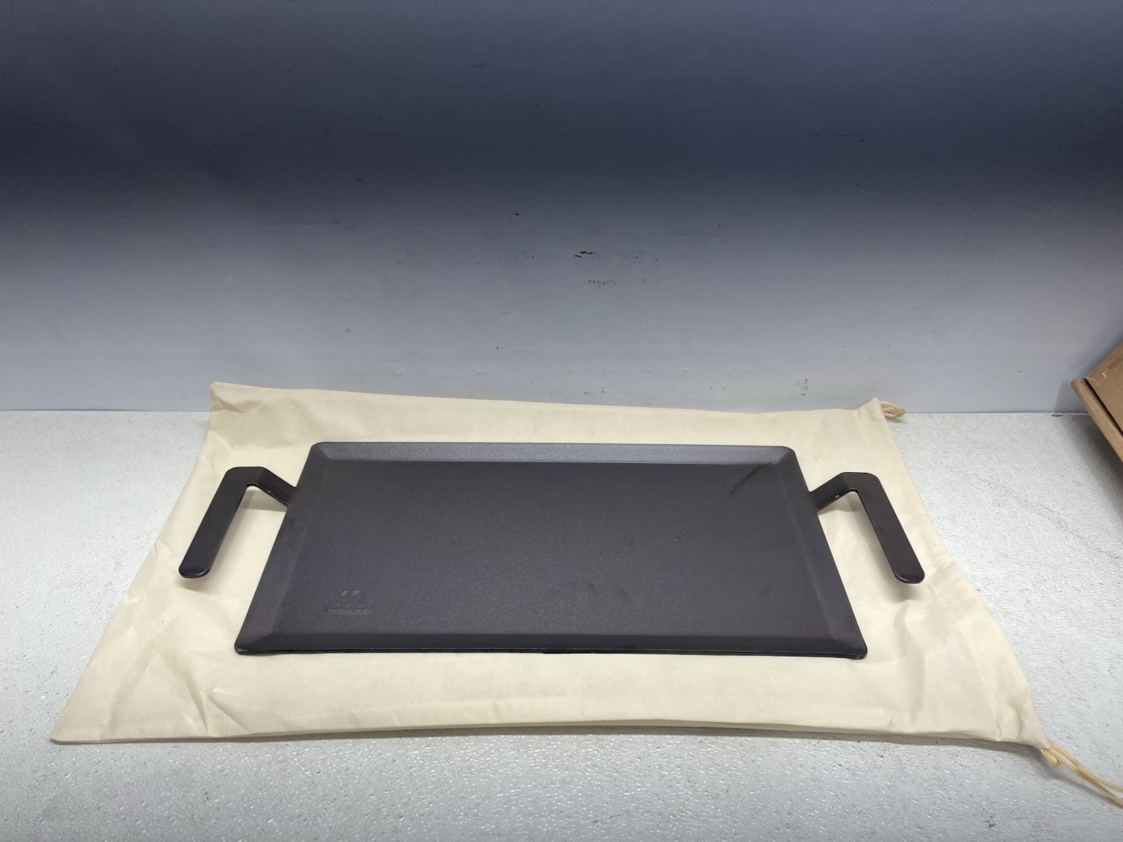 Made In Carbon Steel 24″ Griddle & Stainless Steel Press Bundle w/ Grill Press –